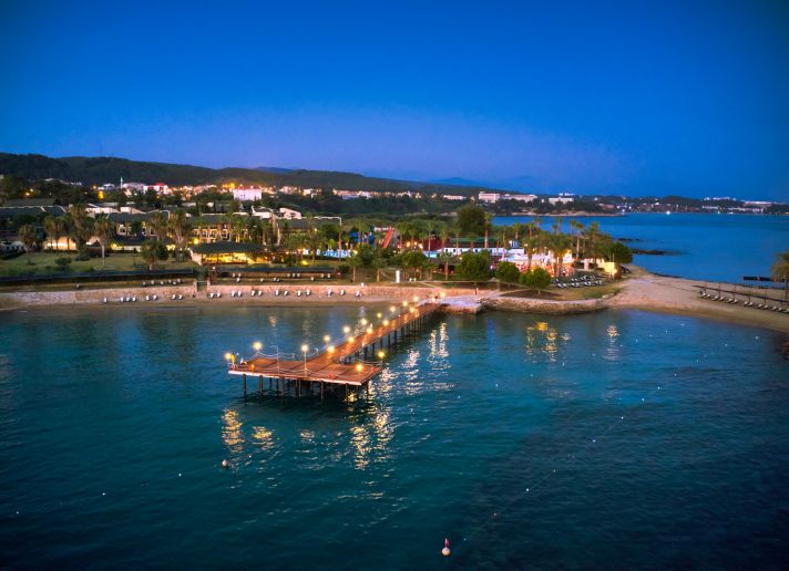 Oz Hotels Incekum Beach Resort