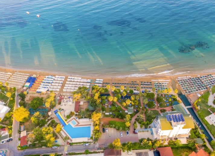 Armas Green Fugla Beach